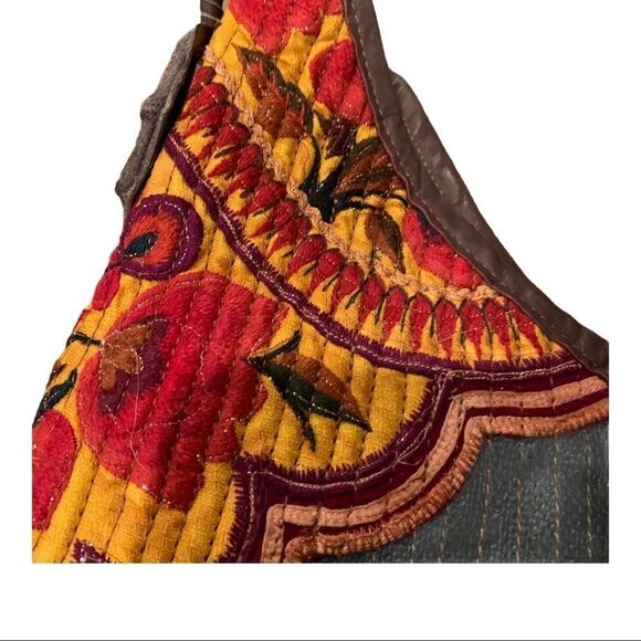 Jadetribe Textile & Leather Braid Strap Hobo Bag - Picture 4 of 8